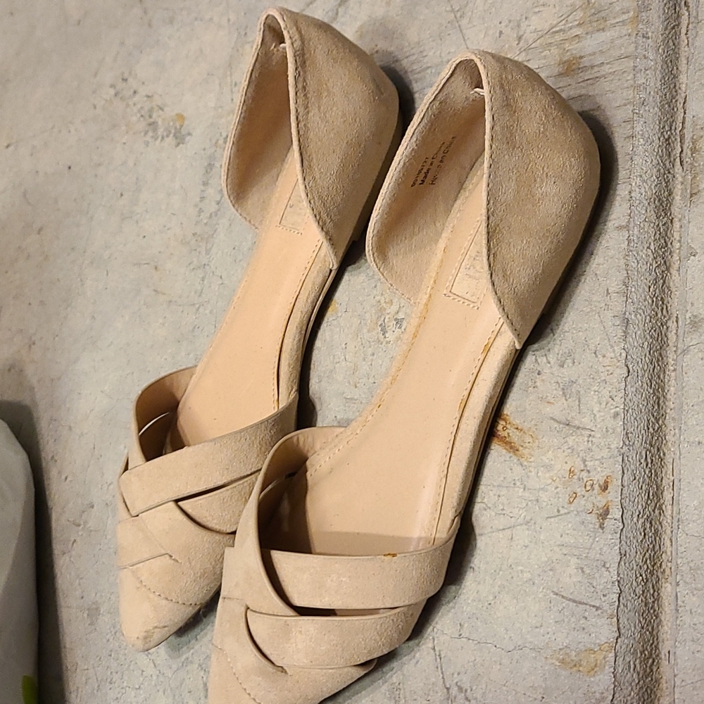 Flats - Picture 4 of 5